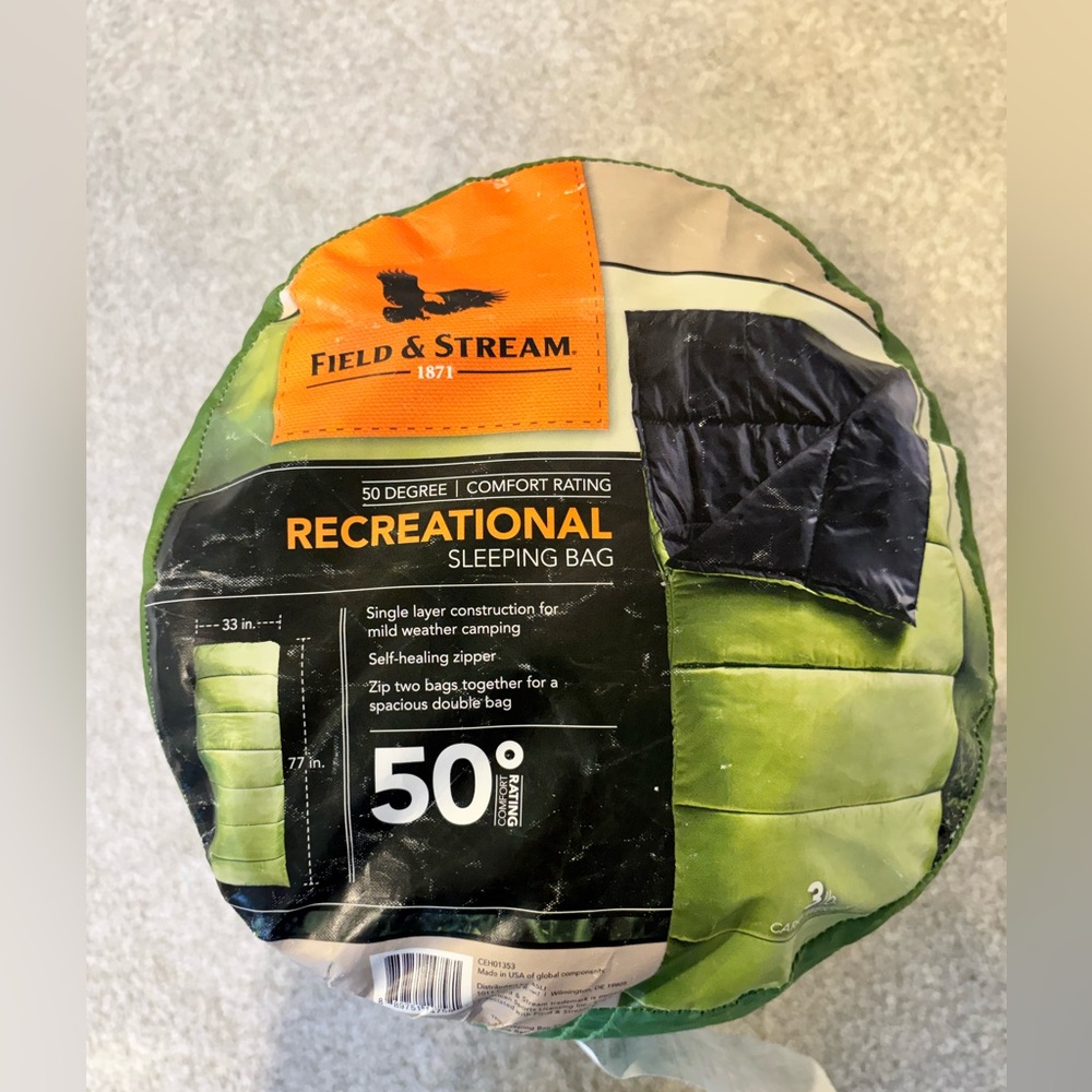 Field and Stream  50 degree comfort Green Sleeping Bag Child size